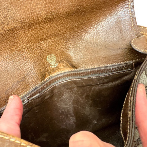 Gucci vintage brown GG crossbody bag - Picture 9 of 12